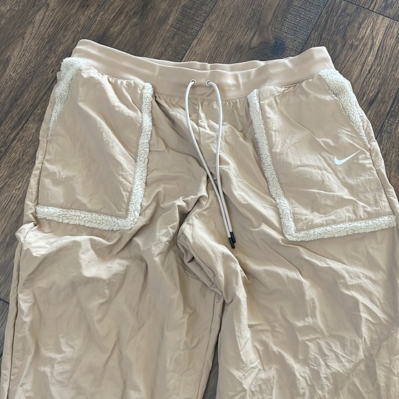 Nike Essential Woven High Rise Pants Womens Large Beige Baggy Joggers Size XXL - Picture 6 of 10